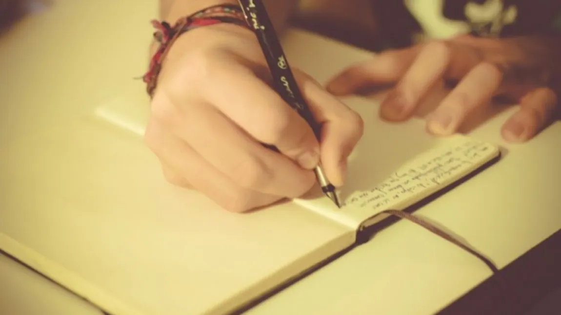 Ce fel de persoană eşti în funcţie de modul în care scrii