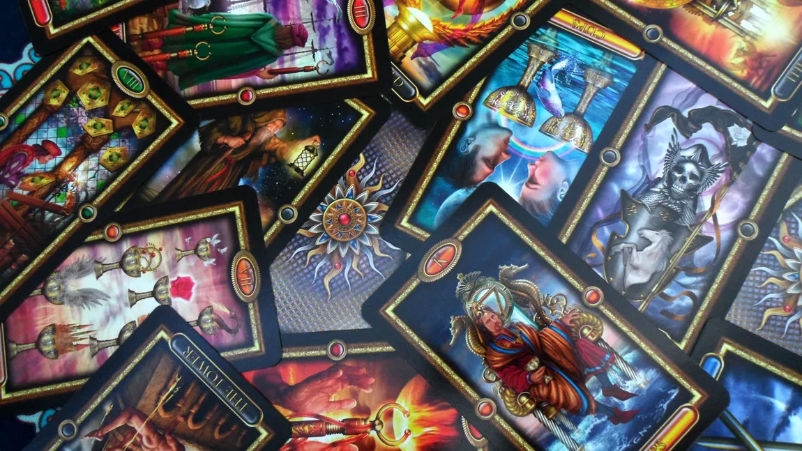 ALEGE o carte de TAROT şi află ce-ţi rezervă VIITORUL