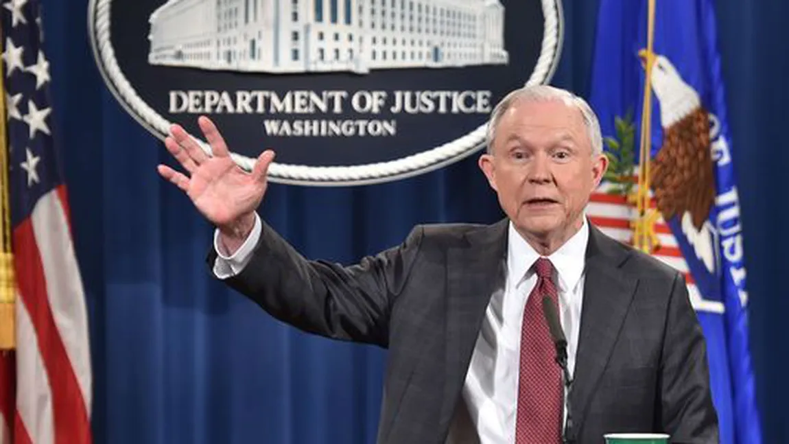 Scurgeri de informaţii clasificate în justiţia americană. Patru persoane au fost inculpate