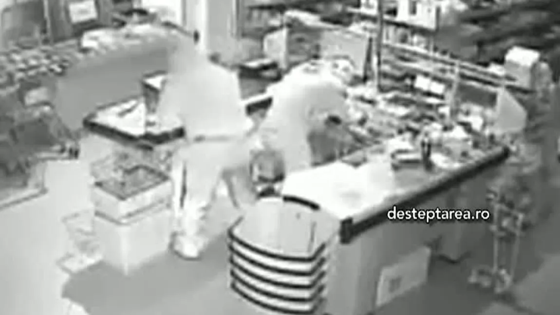 Spargere la pont în magazinul unui fost primar din Bacău VIDEO