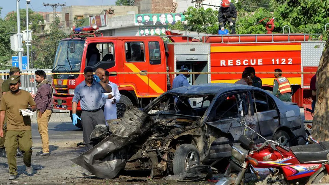 Pakistan: Cel puțin 34 de oameni au fost răniţi, în urma unui atac cu bombă camuflată într-un camion cu fructe VIDEO