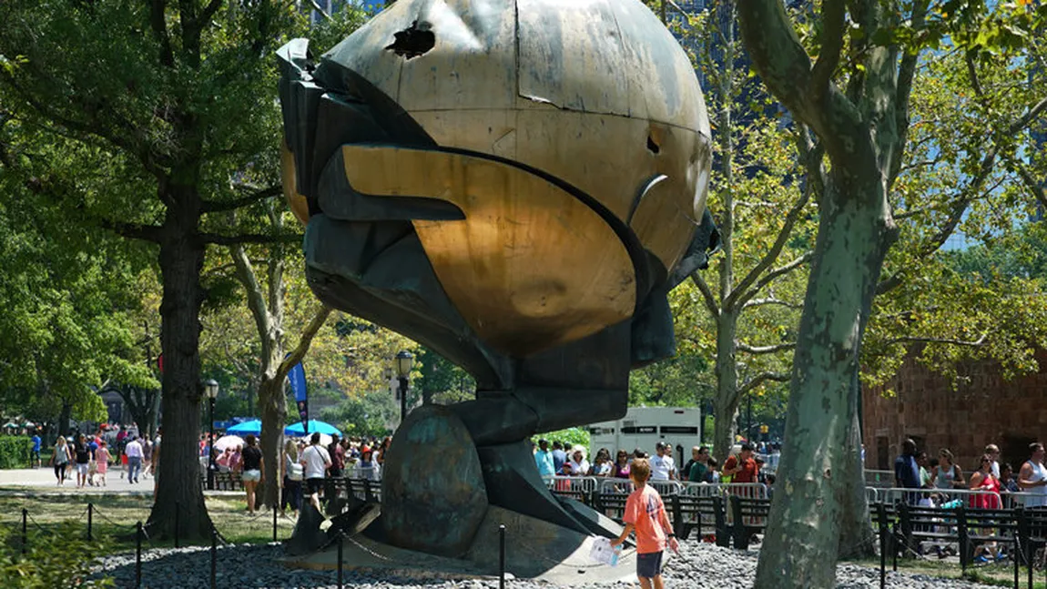 A fost descoperită o sculptură care a supravieţuit atentatelor din 11 Septembrie 2001. Opera de artă va fi expusă din nou