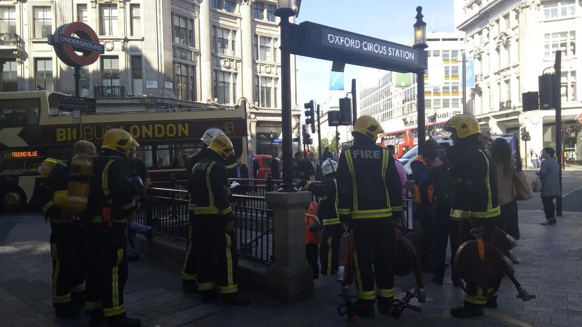 INCENDIU la metroul londonez. O staţie din centrul capitalei britanice, evacuată. Scene îngrozitoare GALERIE FOTO