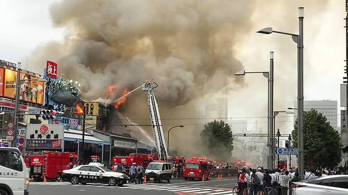 Celebra piaţă de peşte din Tokyo a fost parţial distrusă de un incendiu GALERIE FOTO