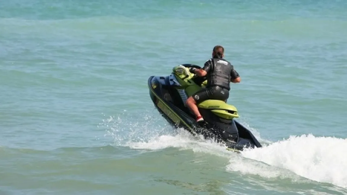 Un bărbat de 41 de ani a murit într-un accident de skijet în Costineşti UPDATE