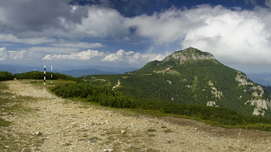 Turiştii rătăciţi în Masivul Ceahlău au fost găsiţi în zona unei cascade, cu semne de hipotermie