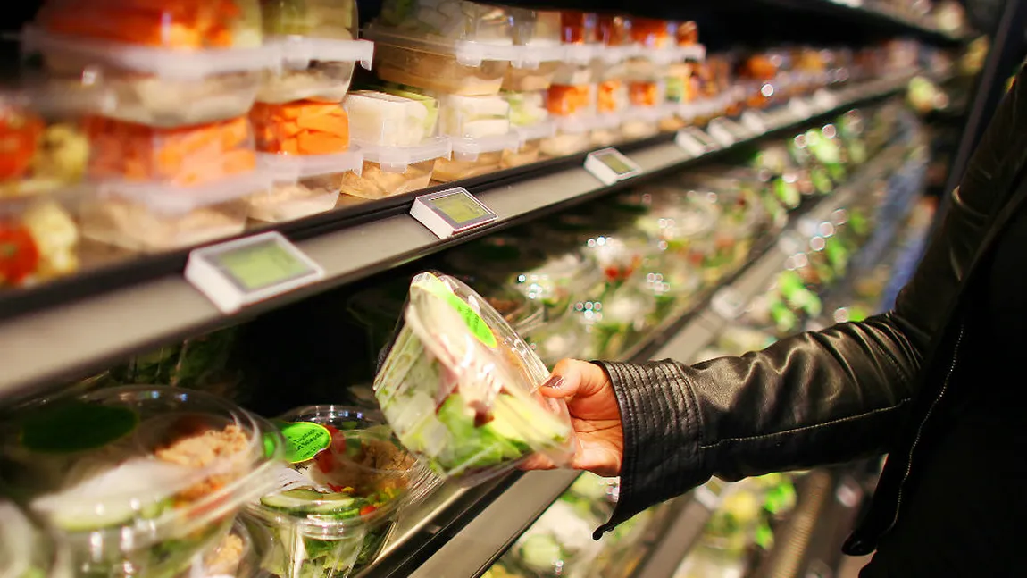Alertă alimentară. Poliţia caută un individ care otrăveşte produsele din supermarket, inclusiv laptele bebeluşilor