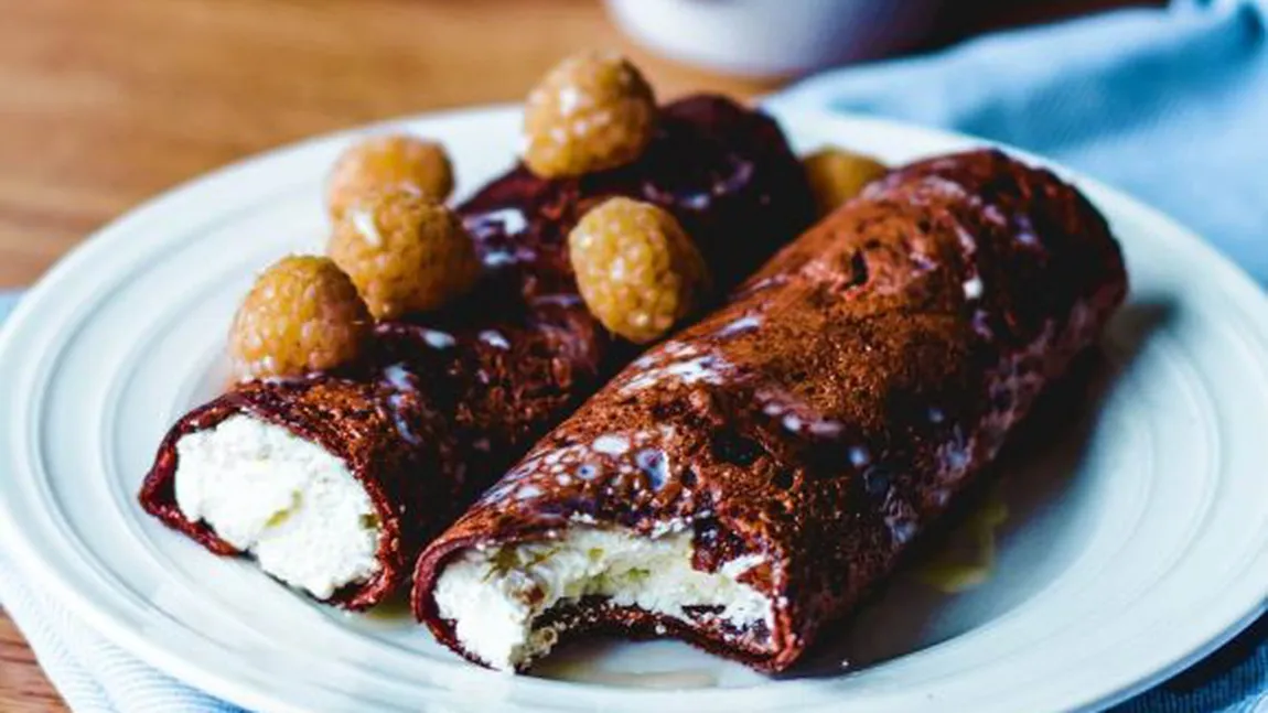 Reţeta zilei: Clătite cu cacao şi cremă de banane