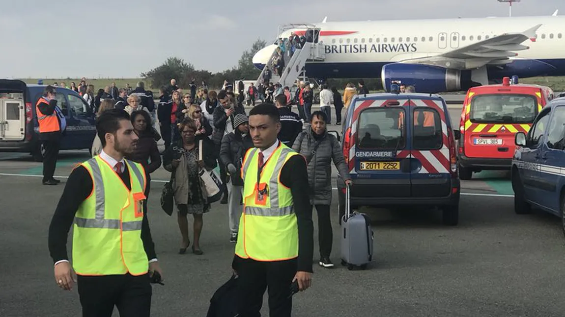 Incident pe aeroportul Charles de Gaulle din Paris. Un avion britanic a fost evacuat. Pasagerii, informaţi de o 