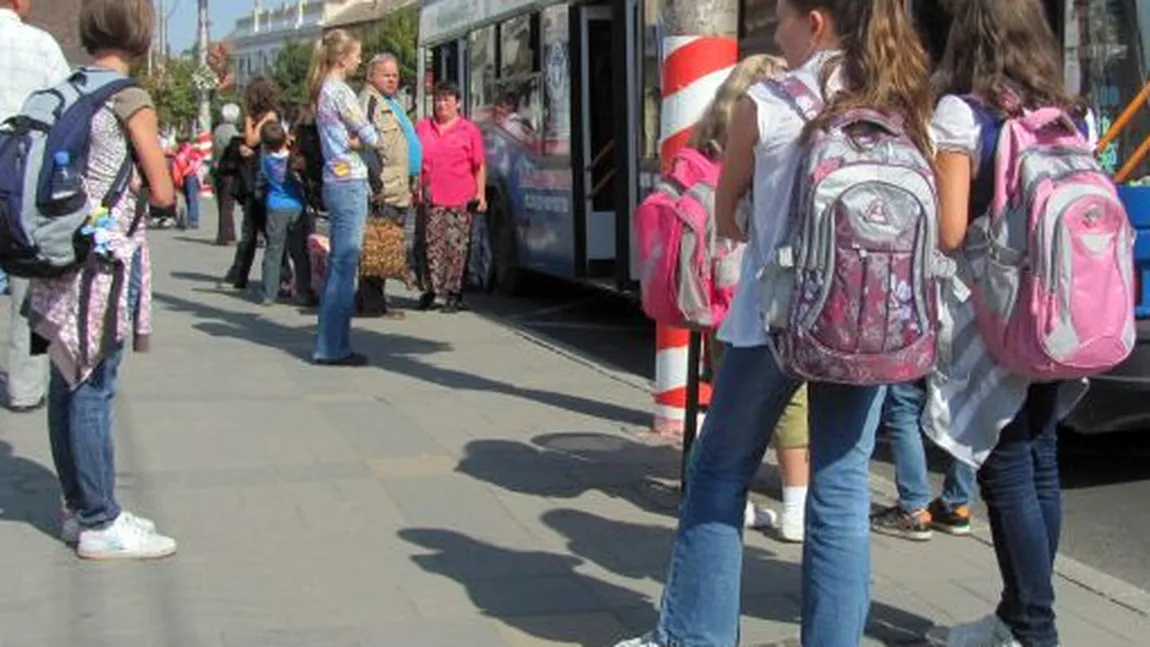 ANUL ŞCOLAR 2017 - 2018. Proiect pilot al Primăriei Capitalei: Elevii vor fi duşi la şcoală cu autobuzele RATB