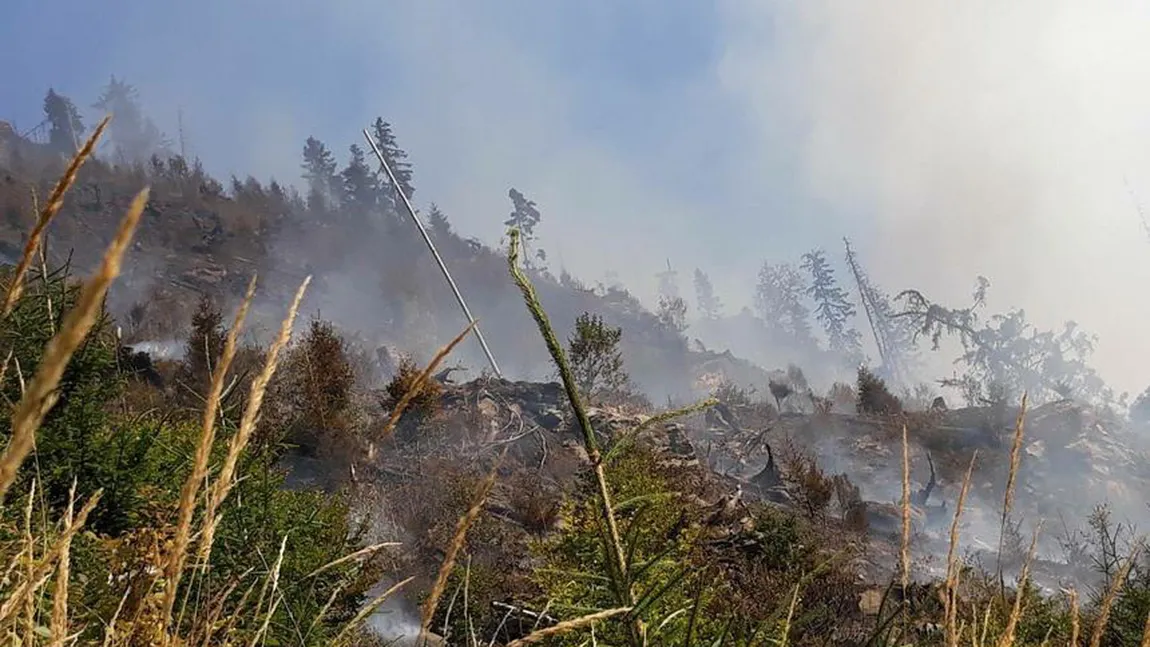 Accident tragic. Un bărbat a murit călcat de un buldoexcavator, în timp ce intervenea pentru stingerea unui incendiu