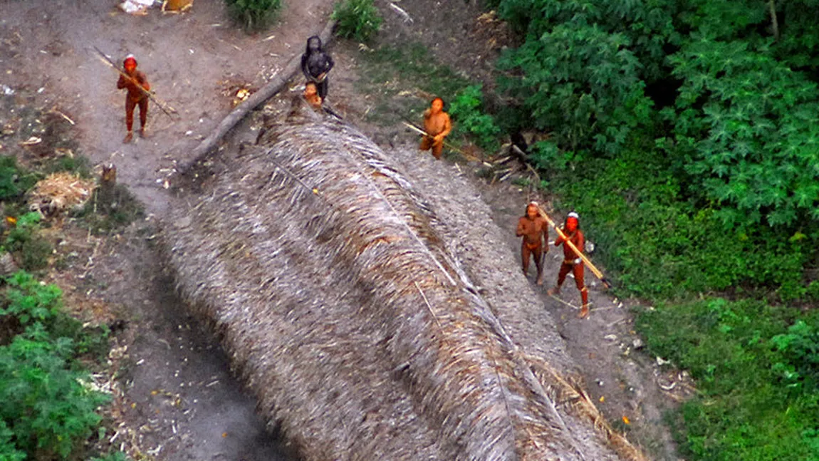 Masacru în Amazonia. Căutătorii de aur au ucis zece indieni dintr-un trib pe cale de dispariţie