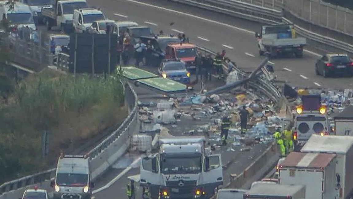 Un român a provocat haos pe o autostradă din Italia. Circulaţia a fost blocată timp de 12 ore