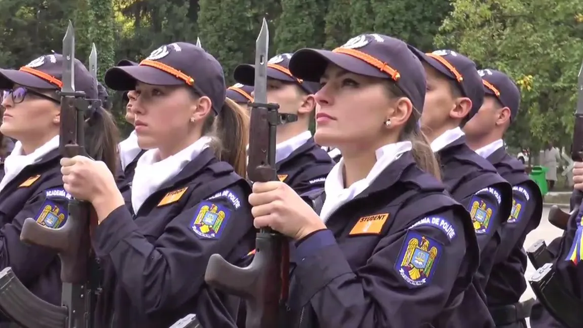 Bobocii de la Academia de Poliţie au depus jurământul VIDEO