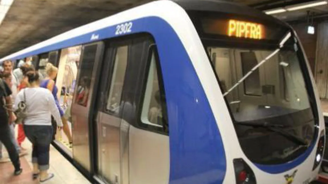 Sindicaliştii Metrorex pichetează sediul Ministerului Transporturilor. Angajaţii reclamă 