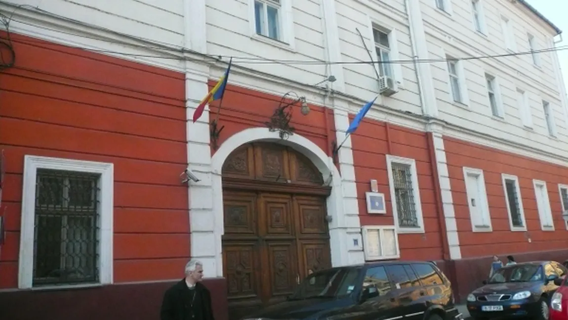 Deţinutul de la Penitenciarul Oradea, care a fugit de la punctul de lucru, a fost prins cu focuri de armă