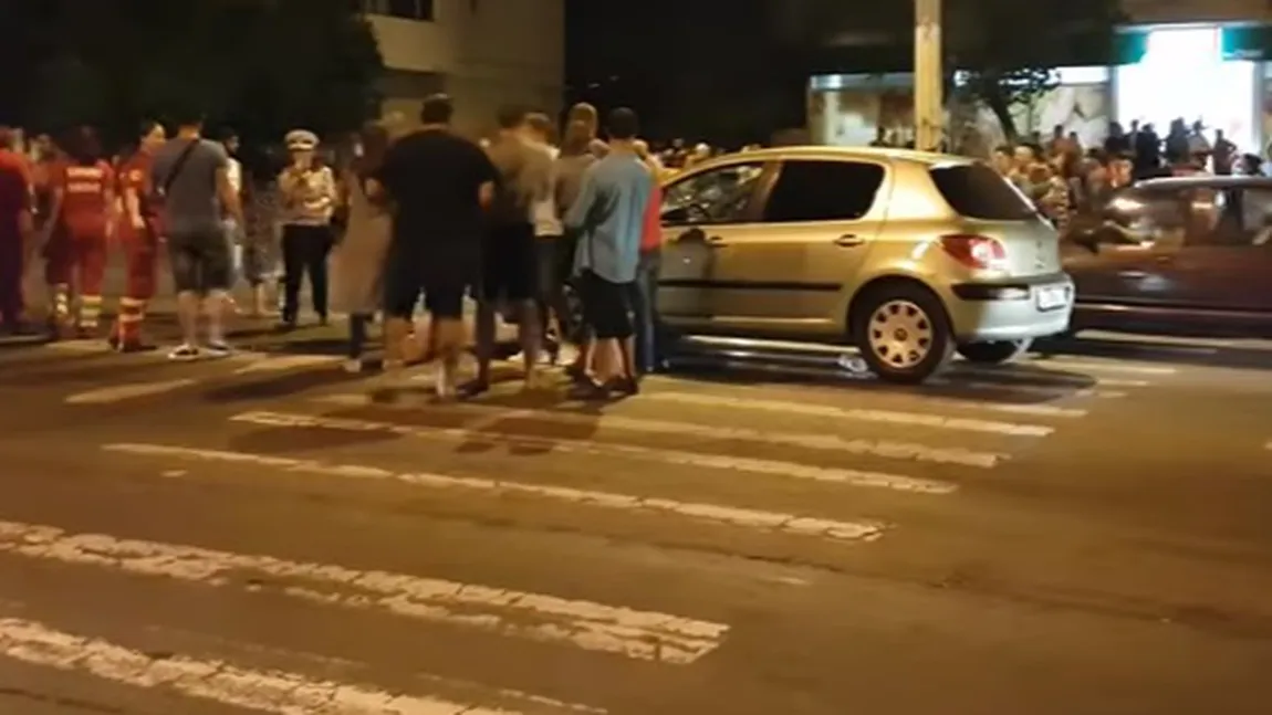 Scandal în plină stradă, după ce o tânără a fost lovită pe zebră, în Constanţa VIDEO