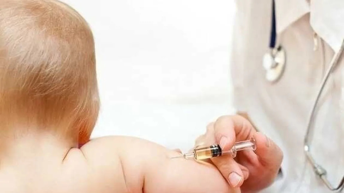 Medicii de familie din Arad cer introducerea vaccinării obligatorii: mulţi părinţi refuză imunizarea