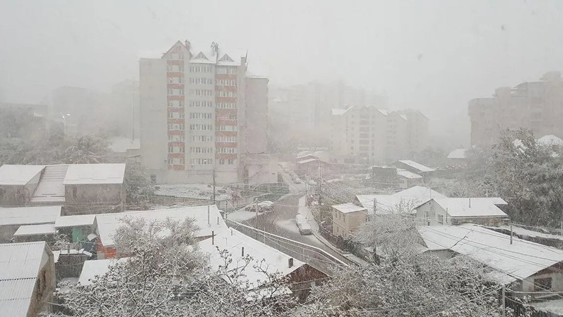 Avertizare meteo: Un val de aer rece va aduce temperaturi de îngheţ, vânt puternic, lapoviţe şi ninsori