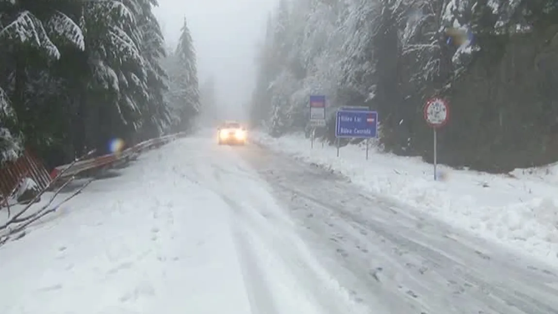 PROGNOZA METEO: Ninsori şi viscol la munte. Temperaturi scăzute, ploi şi vânt puternic în restul ţării