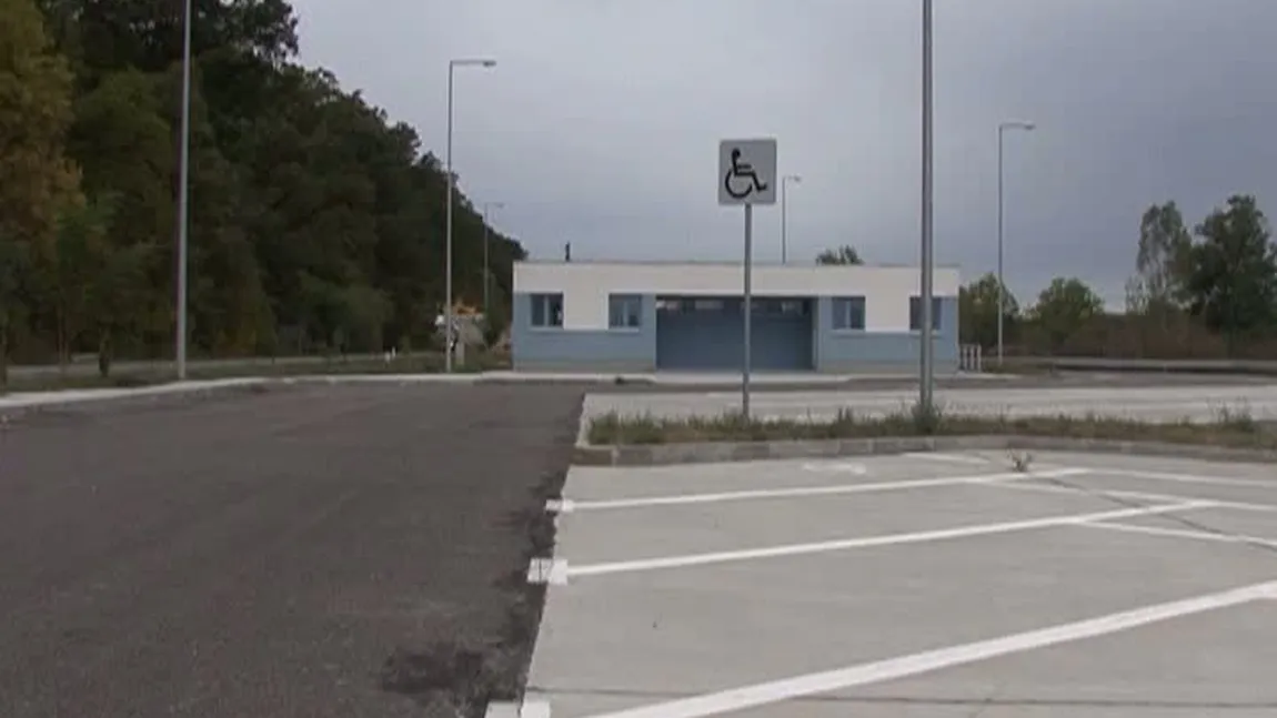 Parcări moderne ţinute închise, în Mehedinţi. Şoferii sunt revoltaţi VIDEO