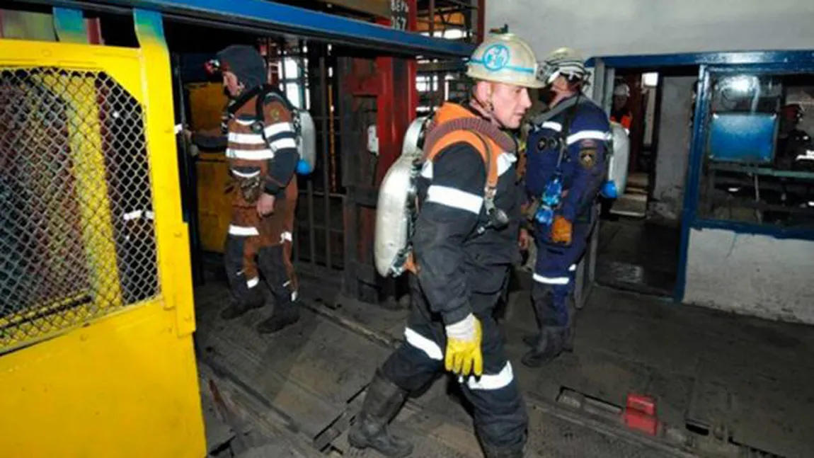 Explozie la mina Uricani. Un miner a murit în subteran, trei răniţi transportaţi la Bucureşti. Salvatorii au fost intoxicaţi