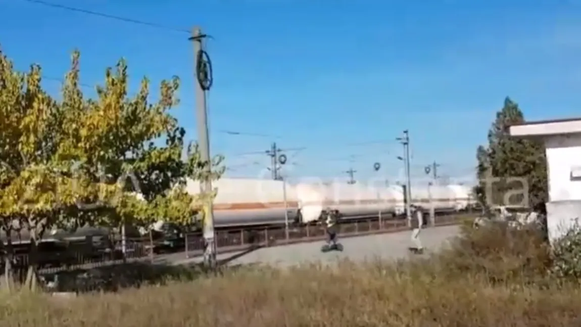 Scurgeri de gaz dintr-un tren încărcat cu GPL. Pompierii au izolat zona, patru trenuri afectate VIDEO