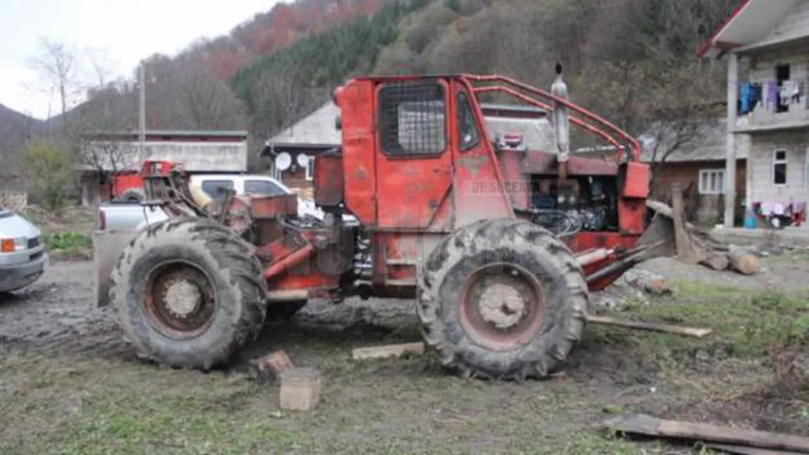 Un bărbat a murit după ce a căzut sub roata unui tractor