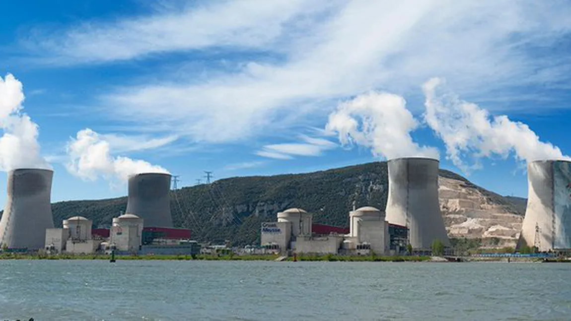 Rachete de semnalizare trase dintr-o centrală nucleară. Activiştii Greenpeace au dovedit vulnerabilitatea unor astfel de obiective