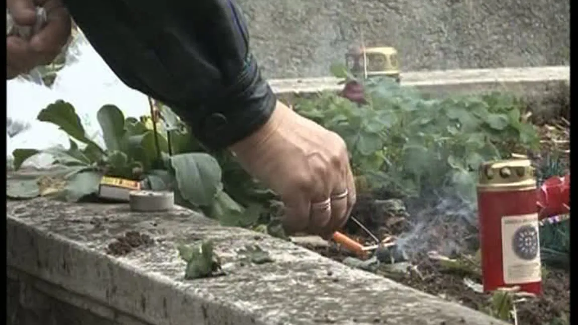 Luminaţia, sărbătoare mare în Ardeal. Mii de oameni au luat cu asalt cimitirele VIDEO