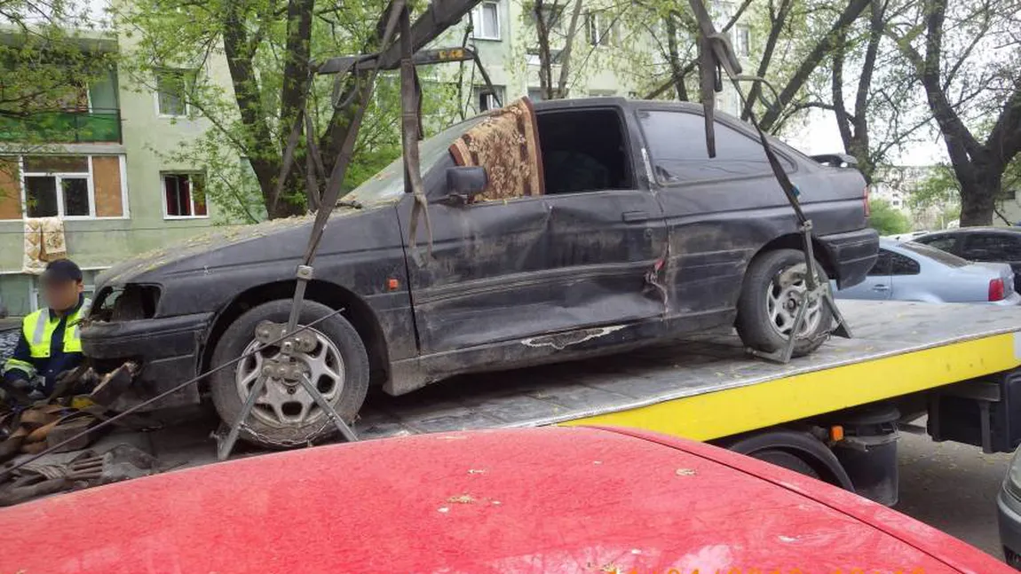 Toate maşinile abandonate pe domeniul public vor fi ridicate de Primărie