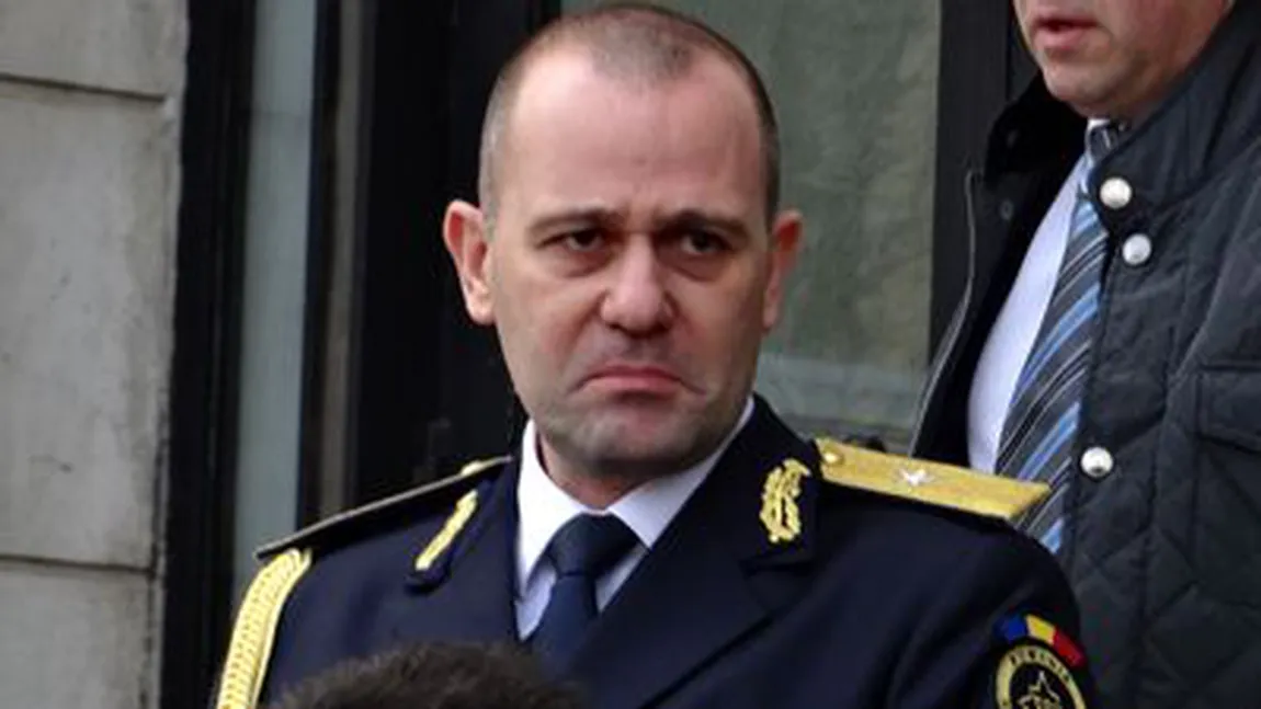 Comisia SRI intenţionează să-l invite la audieri pe generalul SRI Dumitru Dumbravă