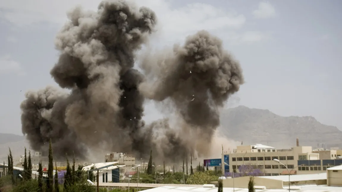 EXPLOZIE puternică şi focuri de armă în Yemen, soldată cu mulţi morţi şi răniţi