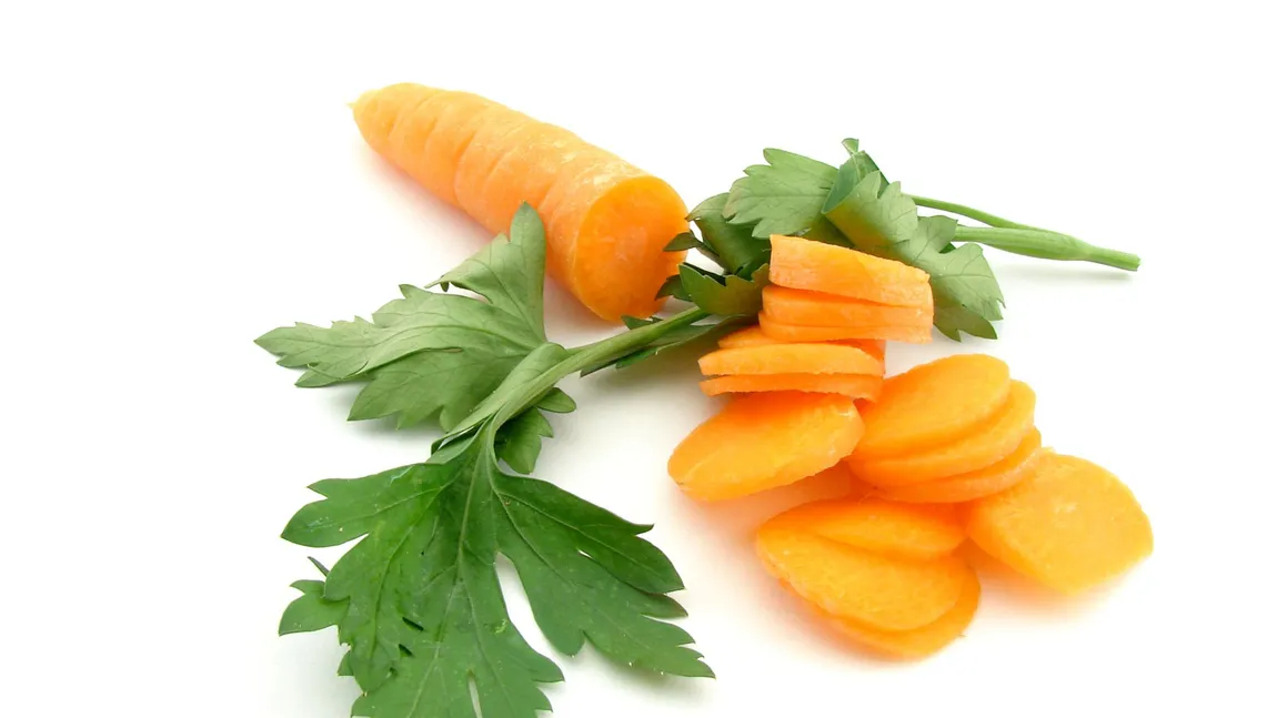 Ce poţi trata cu frunze de morcov
