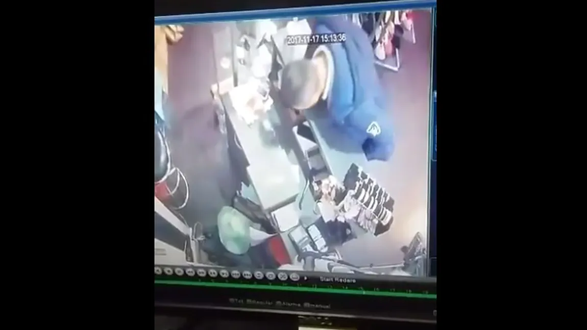 A rămas fără telefon în câteva secunde. Hoţul a pus mâna pe el şi s-a făcut nevăzut VIDEO