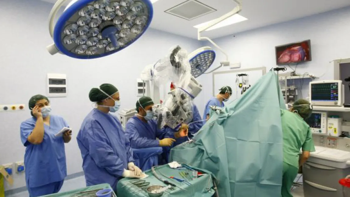 O botoşăneancă a făcut amor până i-a venit rău şi a ajuns la spital. Medicii au decis să o bage de urgenţă în operaţie