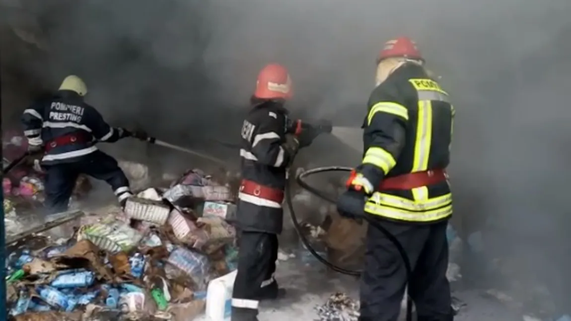 Incendiu violent la un centru comercial din Craiova