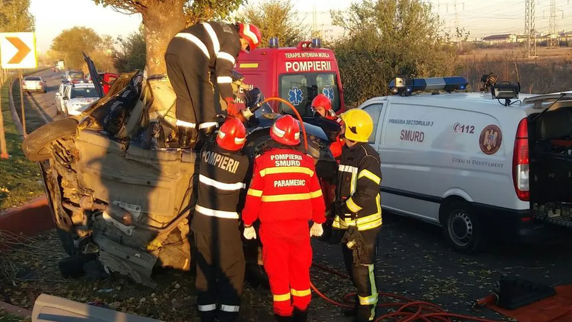 Doi morţi într-un accident produs în Bucureşti, în care au fost implicate trei maşini