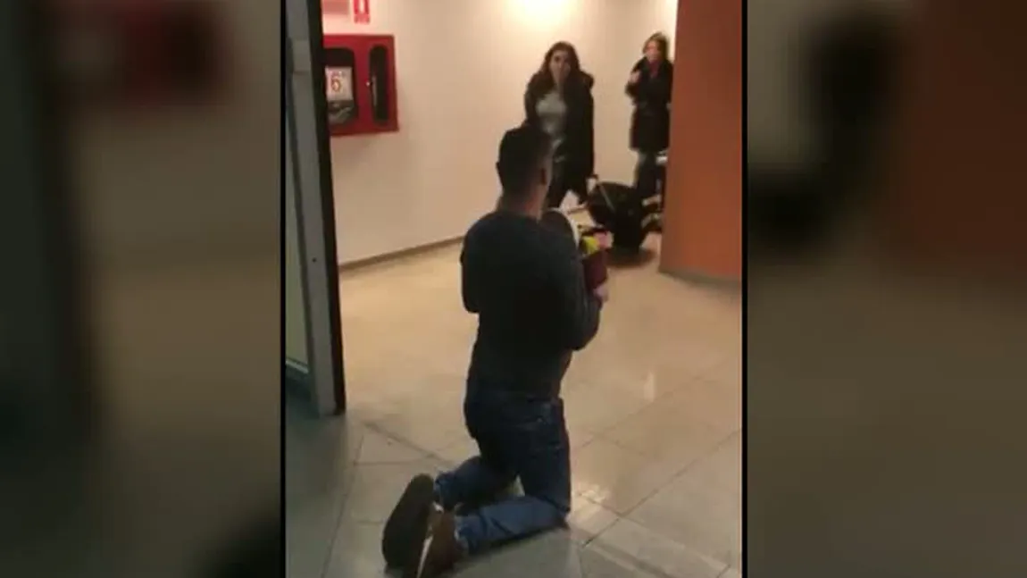 Cerere în căsătorie pe aeroport VIDEO