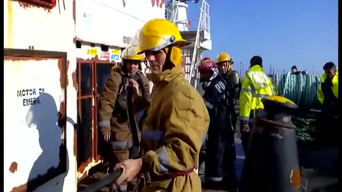 Trei persoane, rănite într-un incendiu produs la o navă din Portul Constanţa Sud Agigea VIDEO