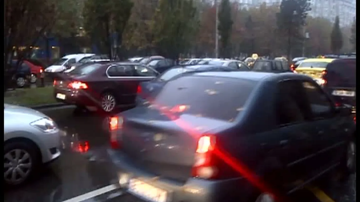 Repetiţia pentru parada de 1 Decembrie blochează marţi traficul în centrul Constanţei