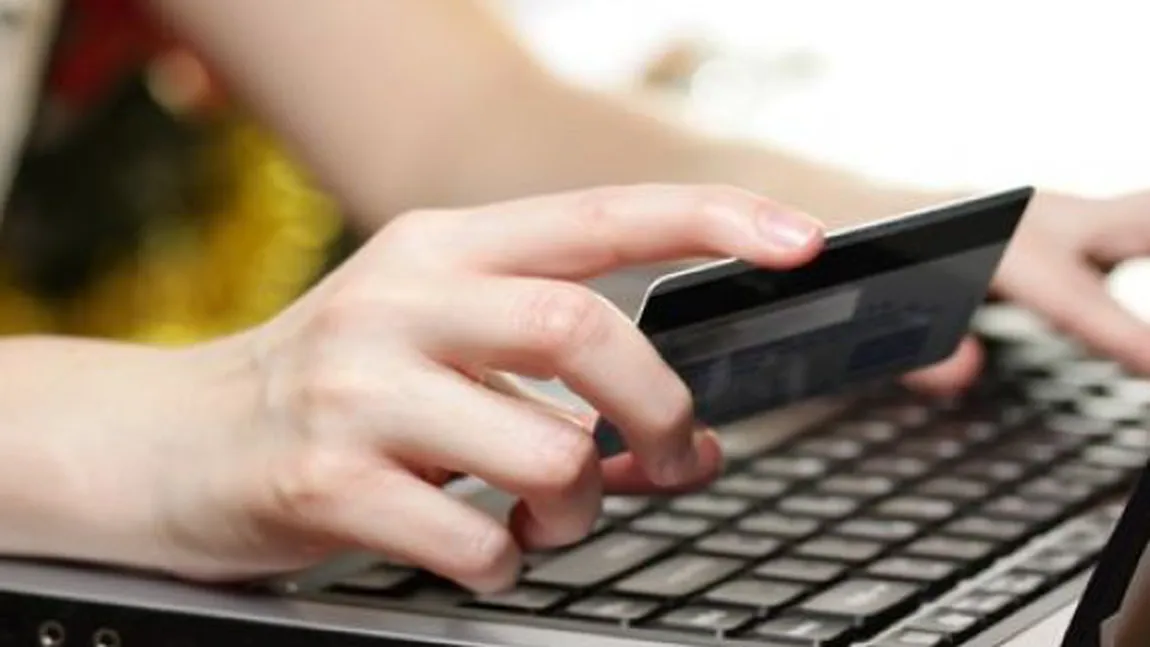 Percheziţii în Vâlcea într-un dosar de fraudă informatică. Mai multe persoane bănuite că vindeau bunuri fictive pe internet, audiate