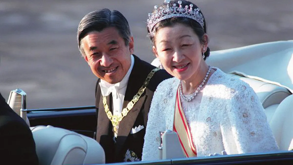 Împăratul Akihito îi face cadou, fiului său, coroana Japoniei. E oficial, suveranul va renunţa la tron