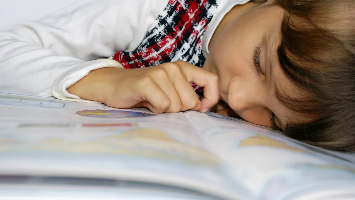 Riscurile la care este expus un copil care nu doarme suficient