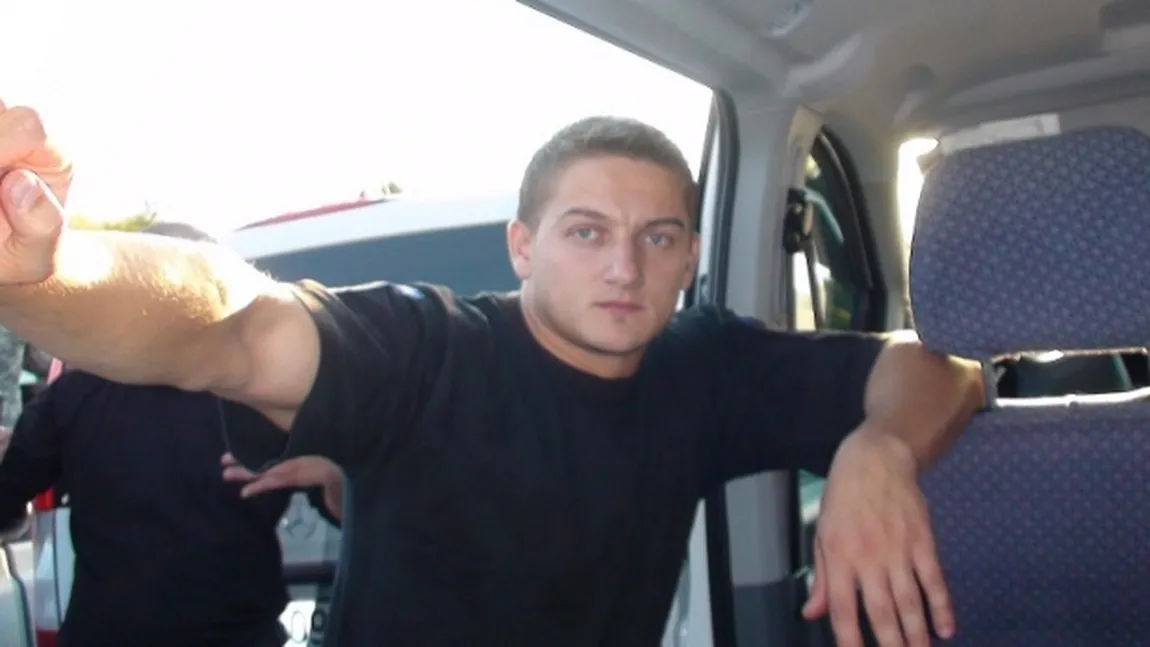 Poliţistul tăiat cu sabia de un interlop din Rădăuţi este în continuare în stare critică