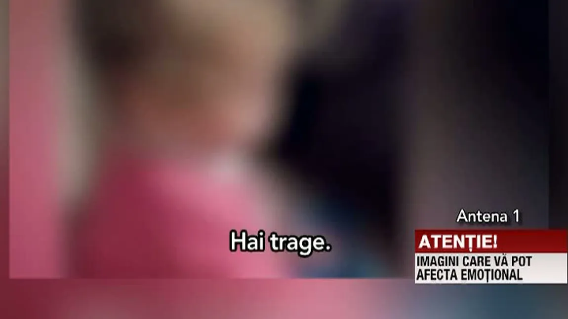 Anchetă după ce o fetiţa de 2 ani a fost încurajată de părinţi să bea alcool şi să fumeze VIDEO