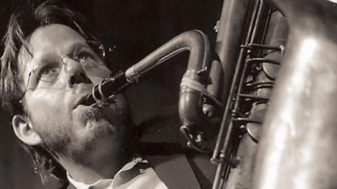 Ralph Carney, saxofonistul care a colaborat cu Tom Waits şi The Black Keys, a murit la vârsta de 61 de ani