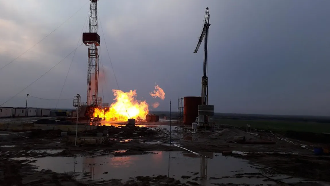 Incendiul de la sonda de gaz din Satu Mare, nestins de şase zile