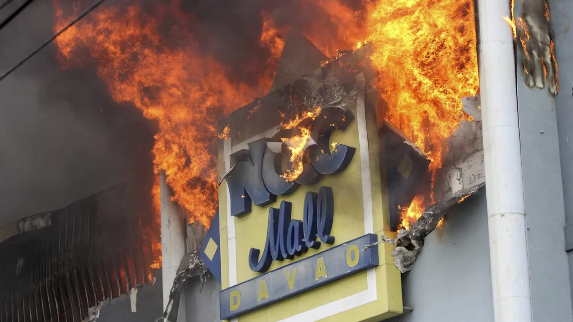 Incendiul din mall-ul din Filipine: Circa 36 de persoane au fost găsite printre resturile arse