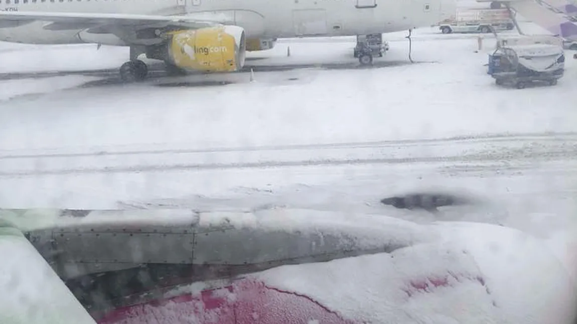 Zeci de români blocaţi pe aeroportul Luton din Londra, ÎNCHIS din cauza vremii. Ce spune ambasadorul Dan Mihalache